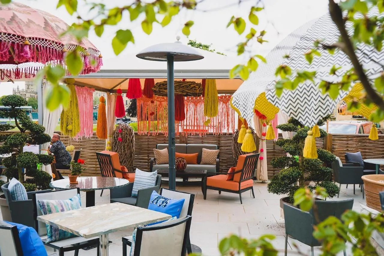 The Bird, Bath Hotel