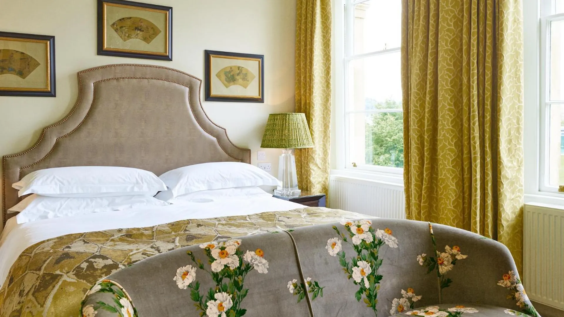 The Bird, Bath Hotel