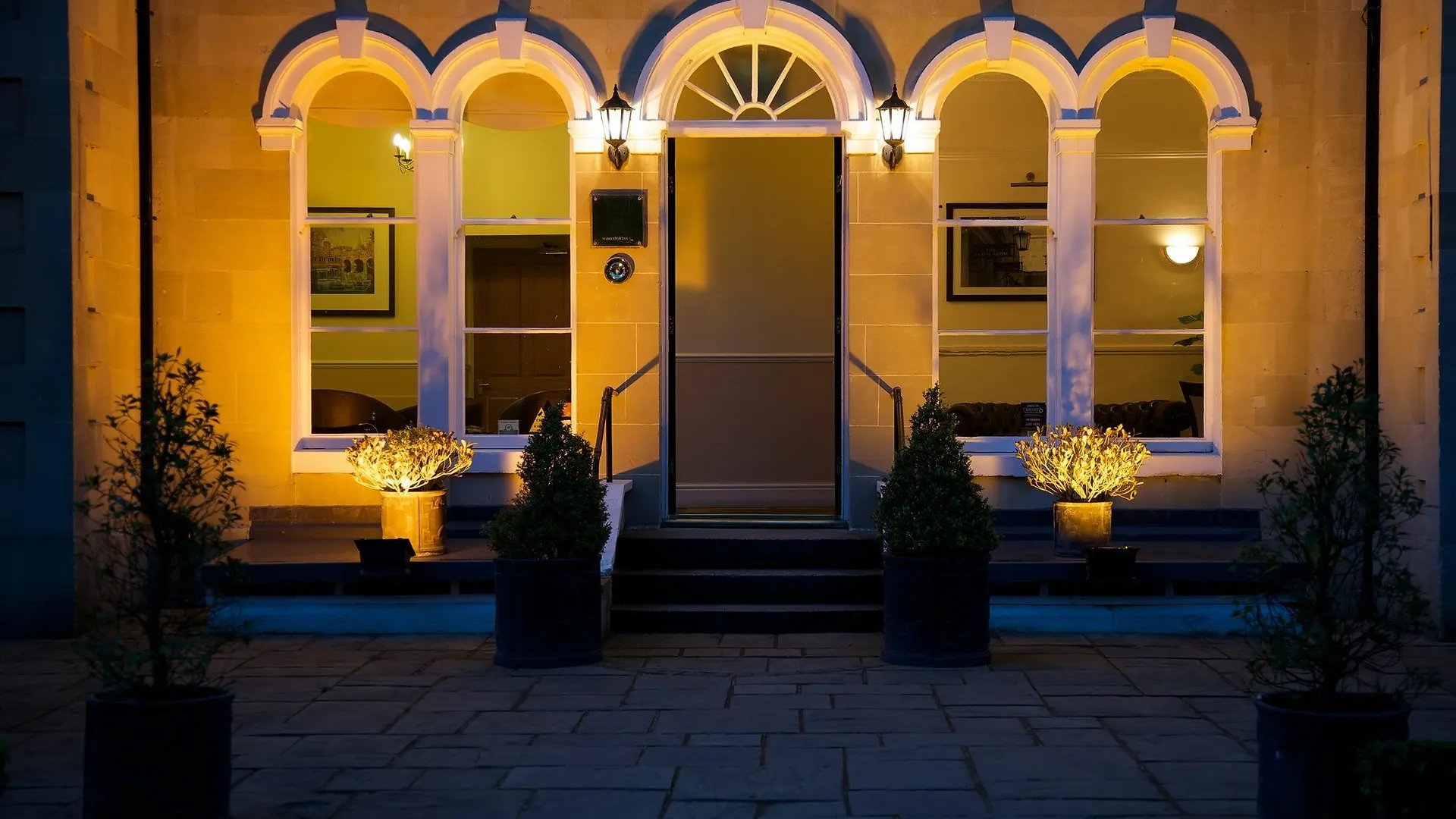 The Bird, Bath Hotel